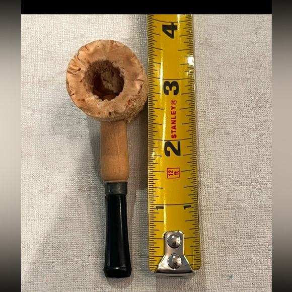 Vintage style handmade corn cob pipe. Perfect for your favorite snowman! - Picture 5 of 6